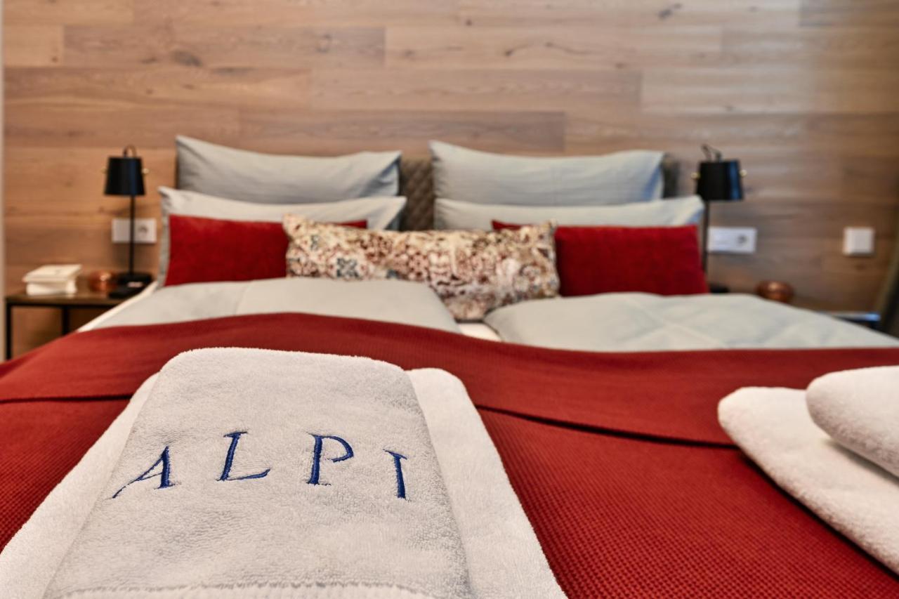 Boutique Chalets Alpi - Private Sauna & Cinema Garmisch-Partenkirchen Bagian luar foto