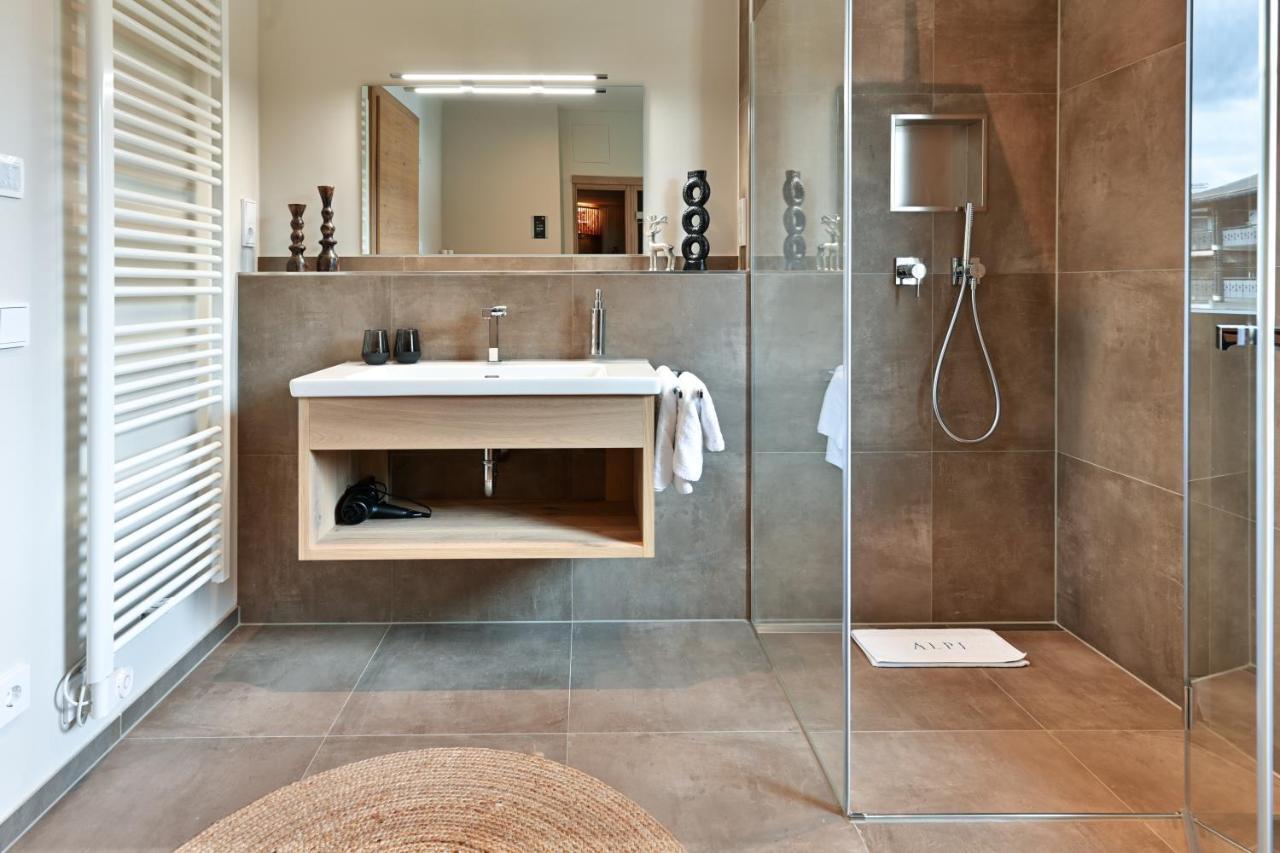 Boutique Chalets Alpi - Private Sauna & Cinema Garmisch-Partenkirchen Bagian luar foto