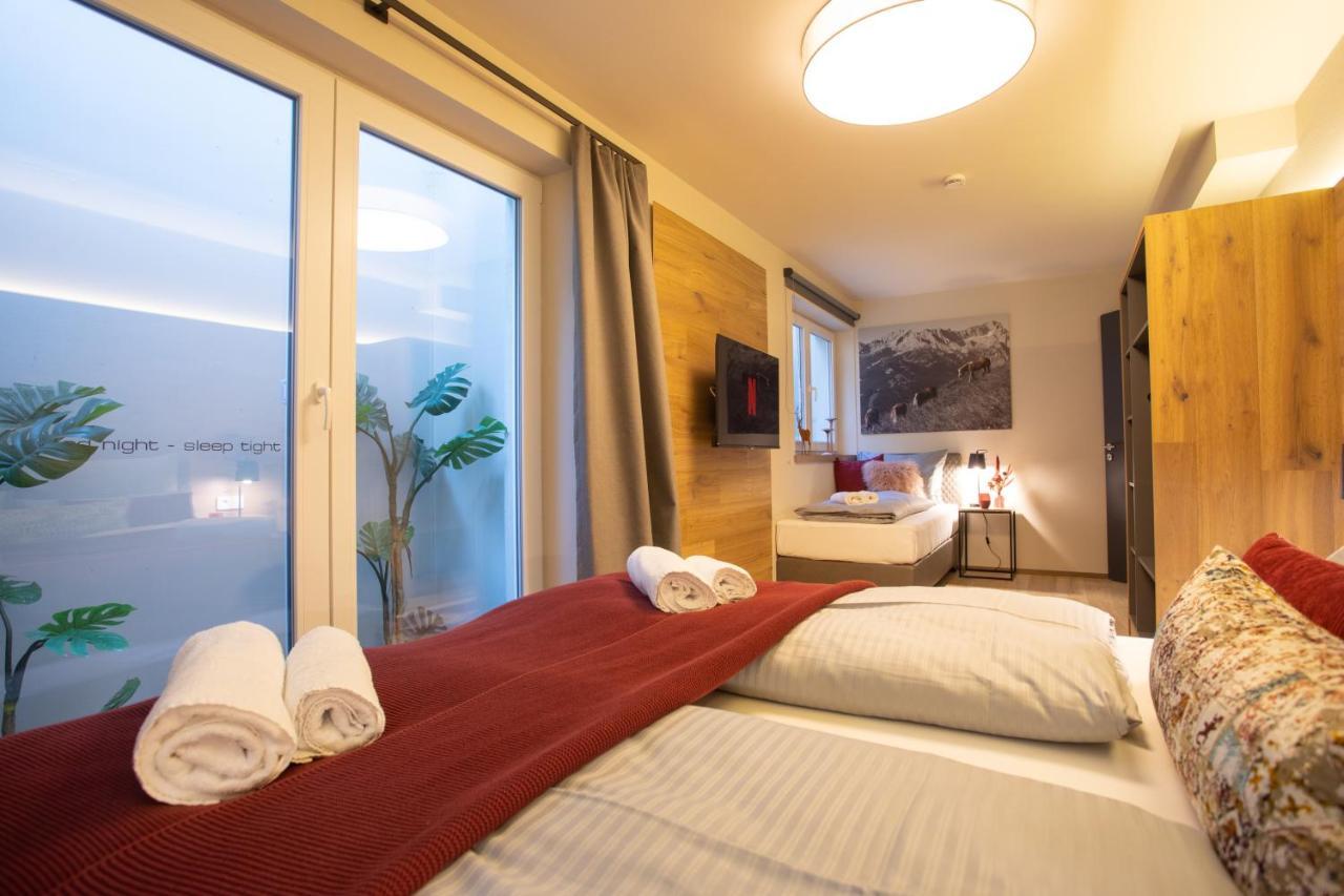 Boutique Chalets Alpi - Private Sauna & Cinema Garmisch-Partenkirchen Bagian luar foto